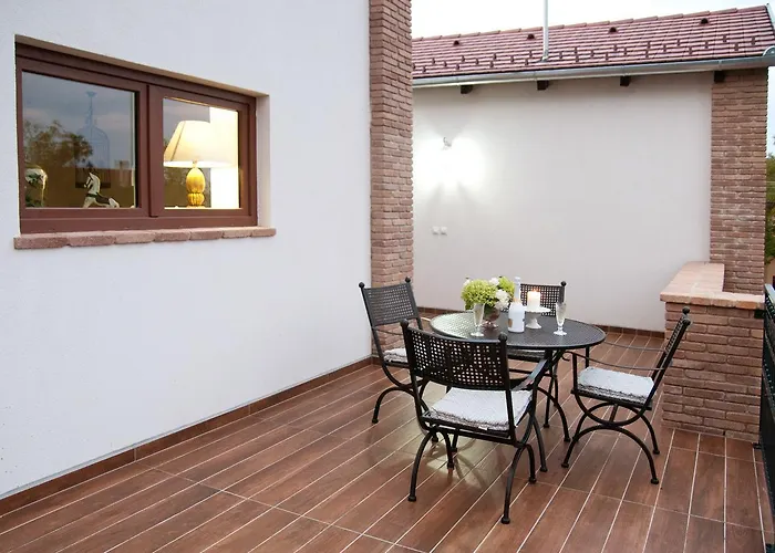 شقة Anita Gyenesdiás